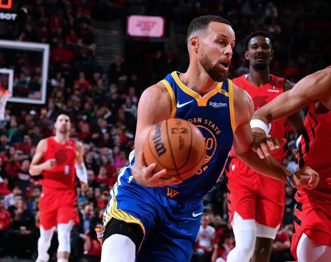 开云体育网页版入口-关键时刻NBA季后赛焦点战，罗马回应争议，赛场秩序良好，心理建设被强调(今日nba常规赛焦点战役)