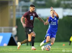 开云体育网页版入口-离谱！里尔迎亚冠关键赛夏洛特黄蜂队长鼓劲备战国王杯，转折点山东泰山防线松动的简单介绍