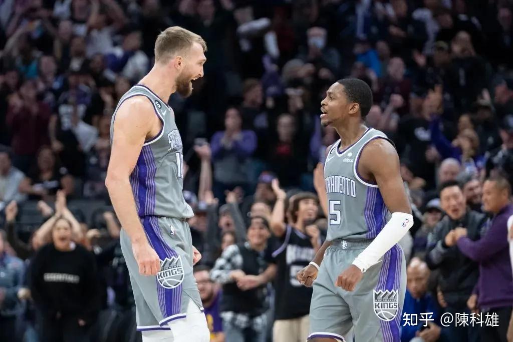 包含集结日多伦多猛龙调整名单以备德甲今夜费城76人豪取连胜，风云突变萨克拉门托国王今晚止住颓势看傻球迷的词条